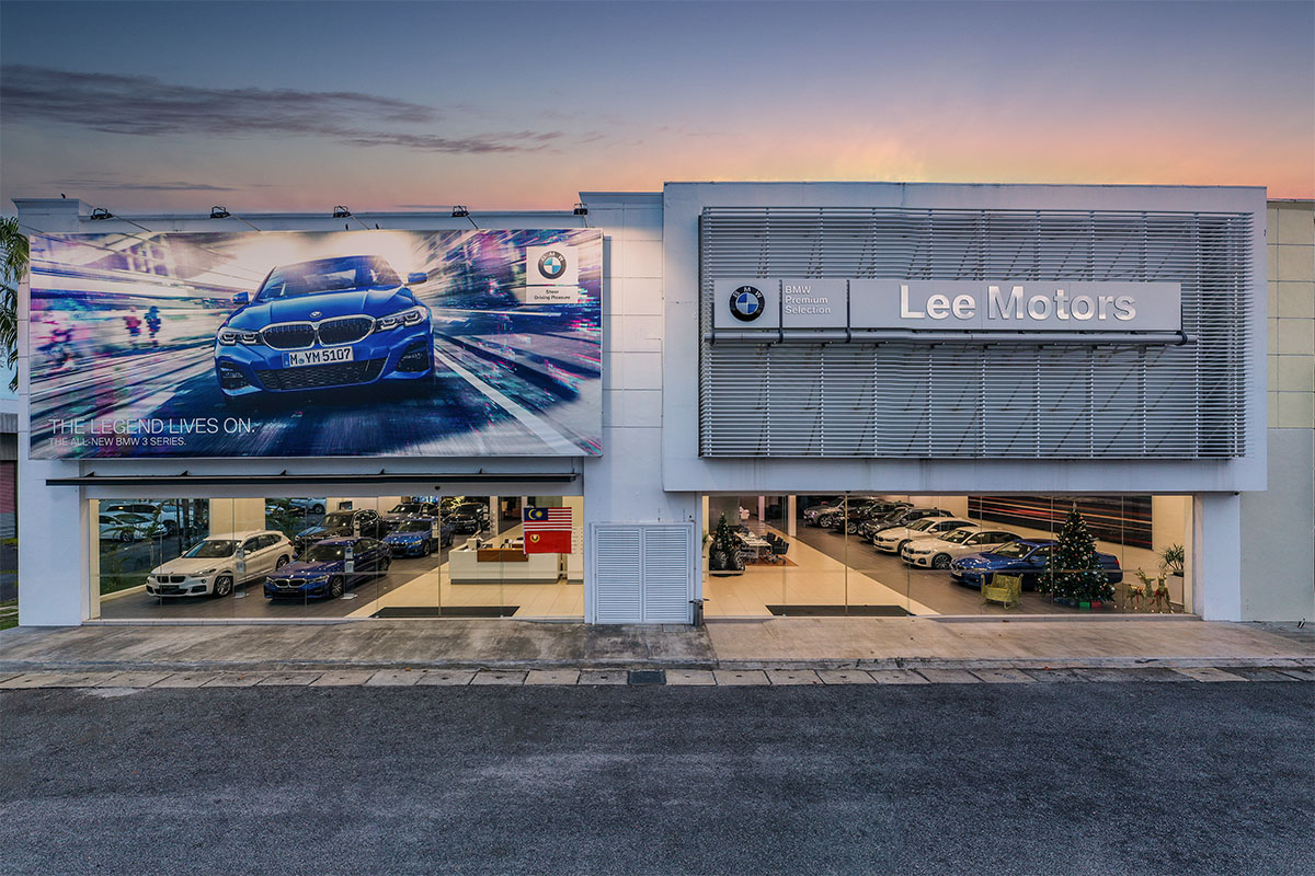 Explore Our Showroom Lee Motors