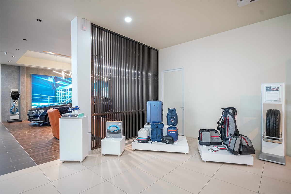 Explore Our Showroom Lee Motors