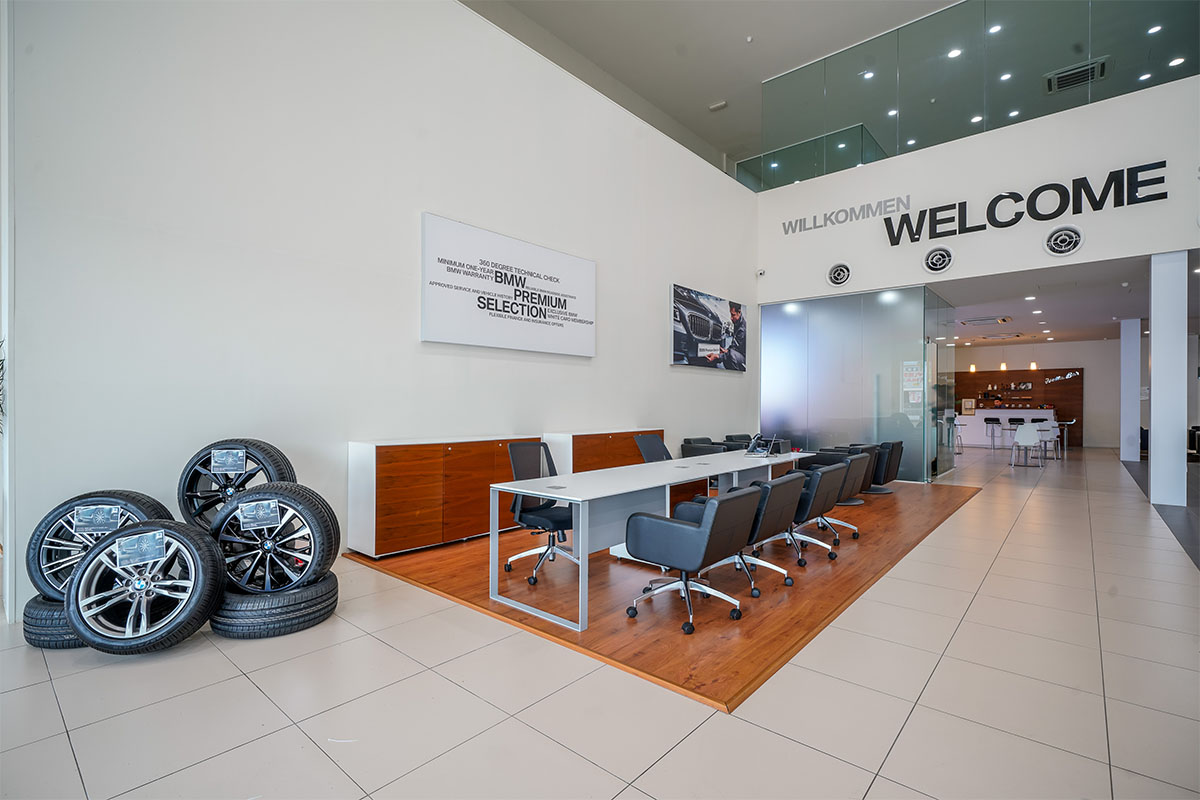 Explore Our Showroom Lee Motors